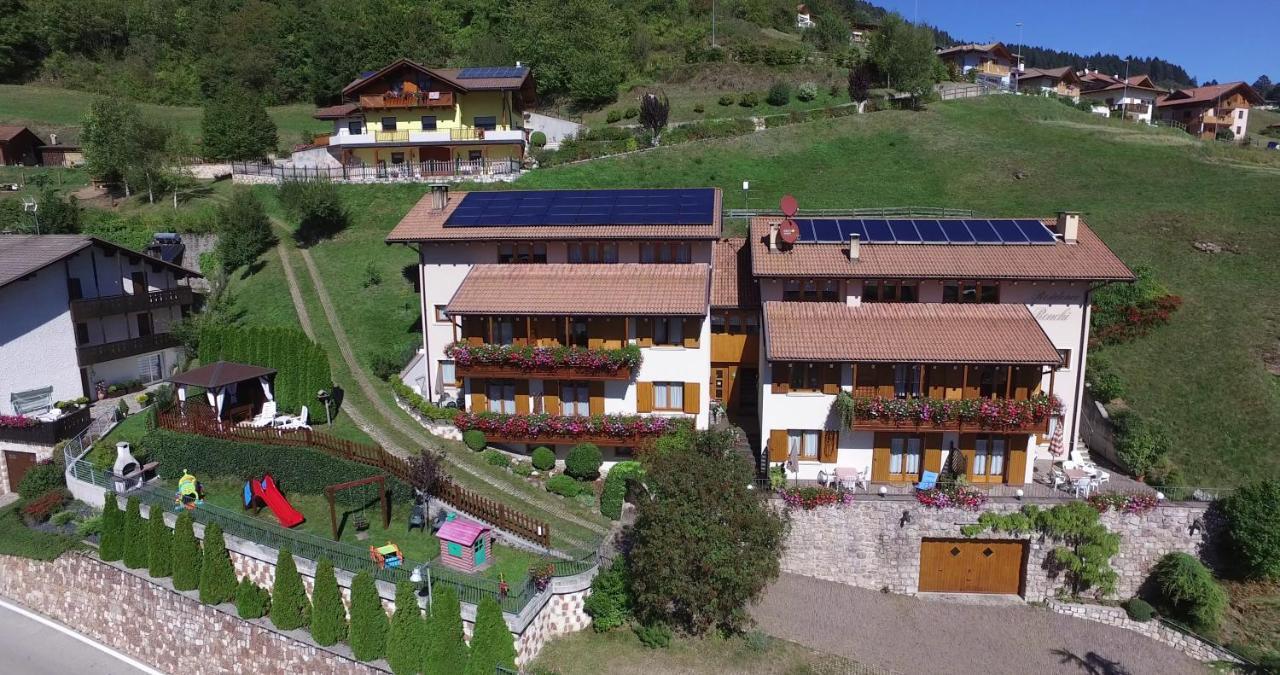 Residence Ronchi Molveno Bagian luar foto