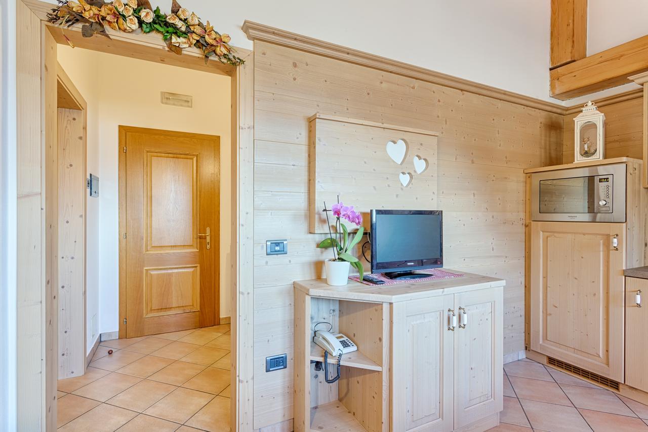 Residence Ronchi Molveno Bagian luar foto