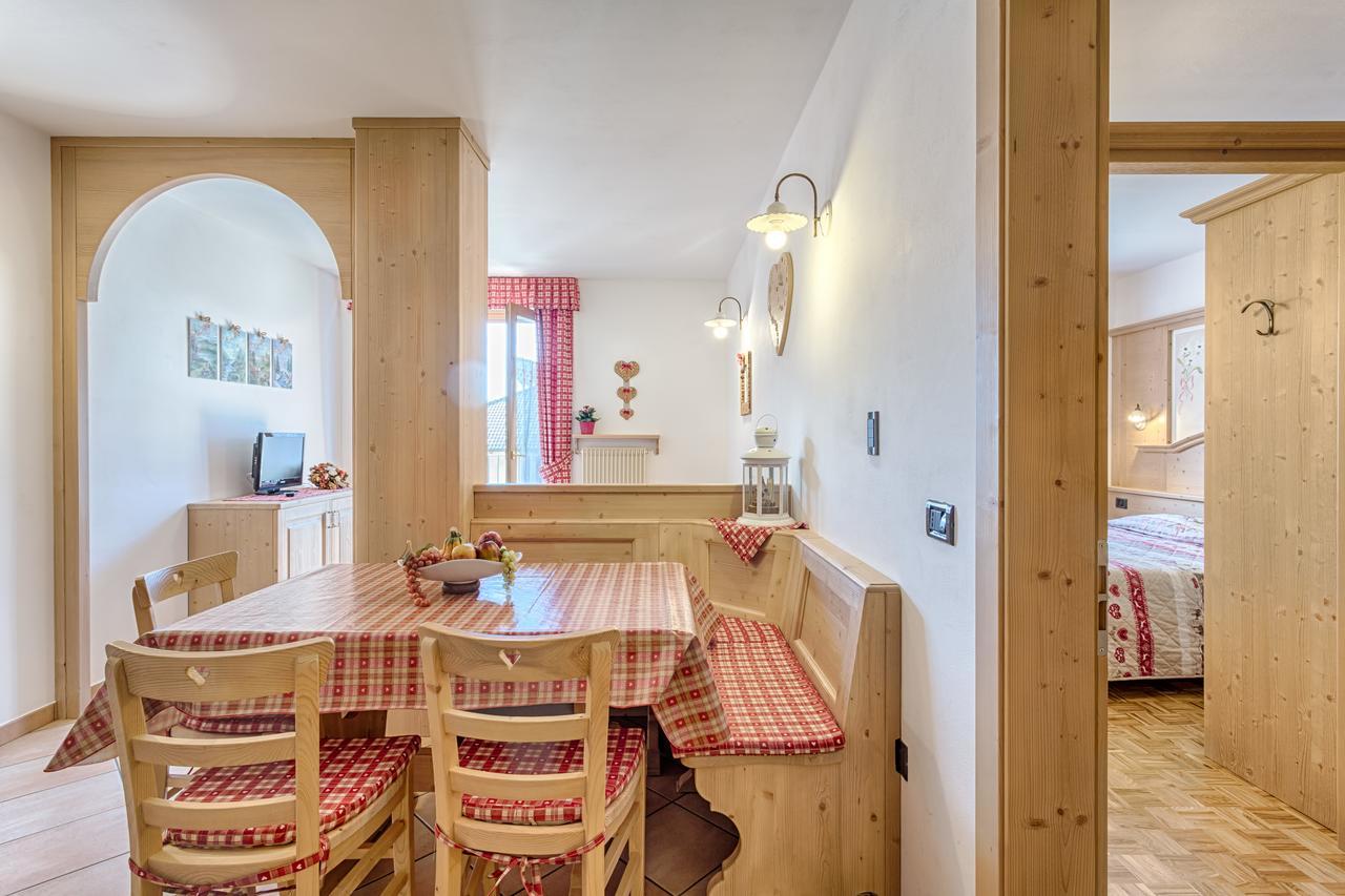 Residence Ronchi Molveno Bagian luar foto