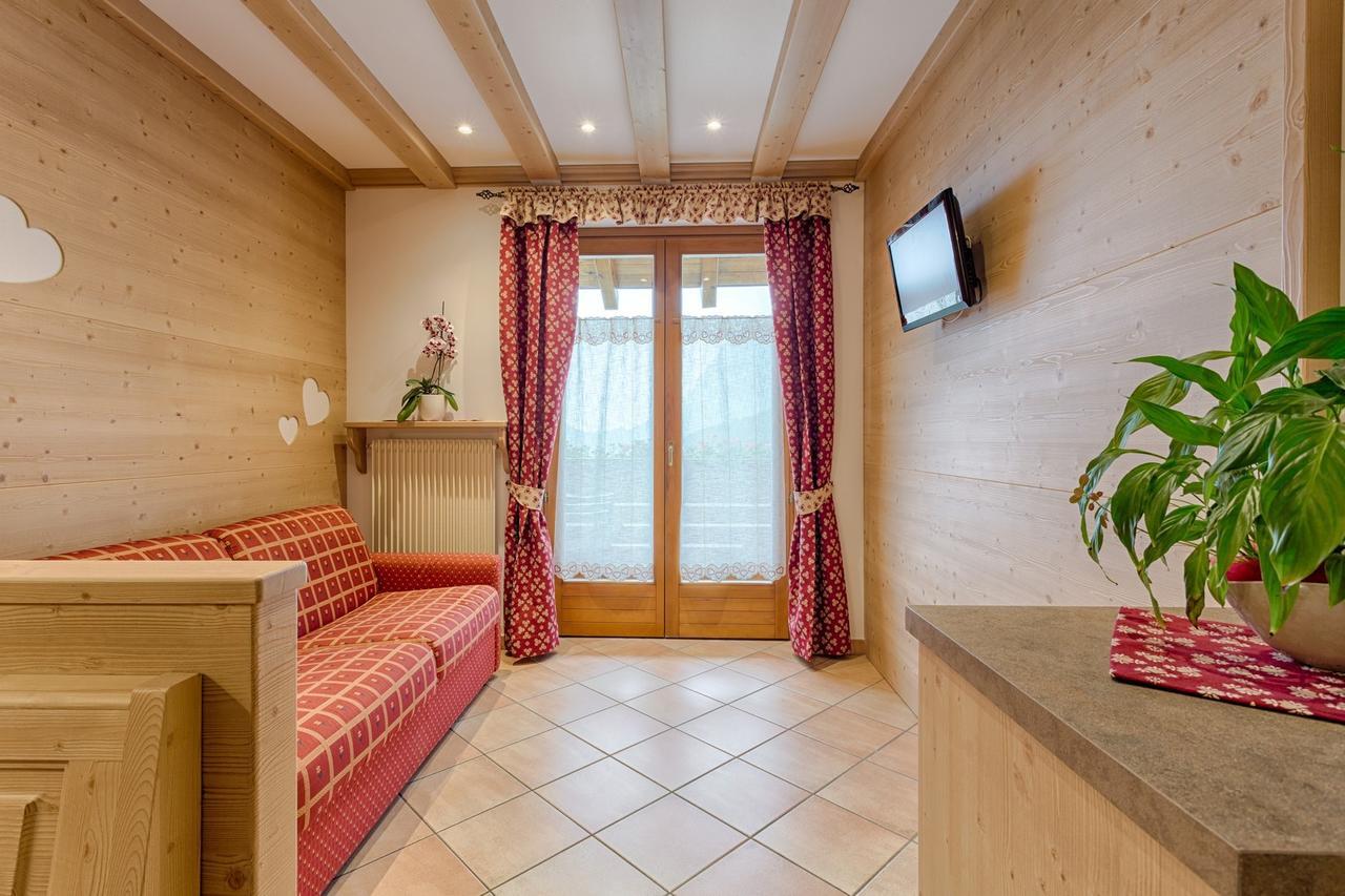 Residence Ronchi Molveno Bagian luar foto
